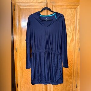 Athleta Courtside or Getting Out long-sleeve hooded swim cover  size medium
